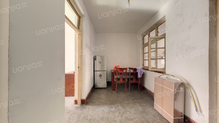 新鹤小区二手房实景图