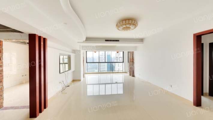 米兰春天二手房实景图