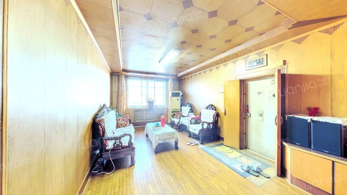 世纪路中段二手房实景图