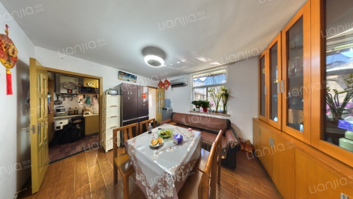 彩霞岭社区二手房实景图