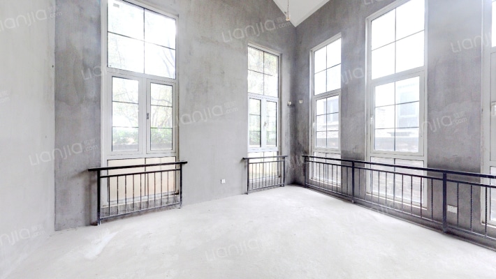 名流高尔夫庄园二手房实景图