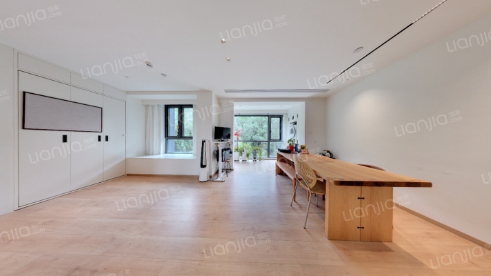 新世界·临海揽山御园二手房实景图