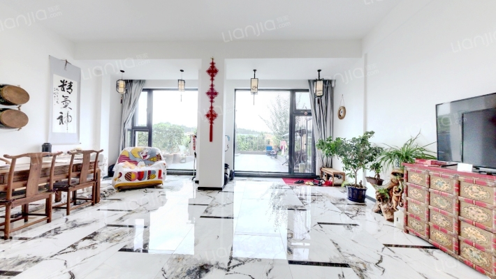 中旅蓝爵二手房实景图