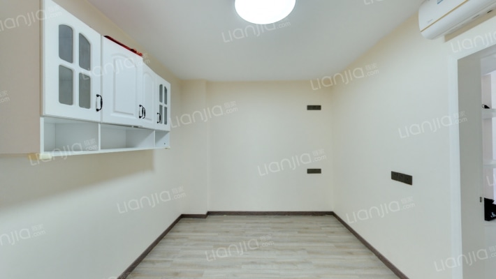 嘉绿名苑二手房实景图