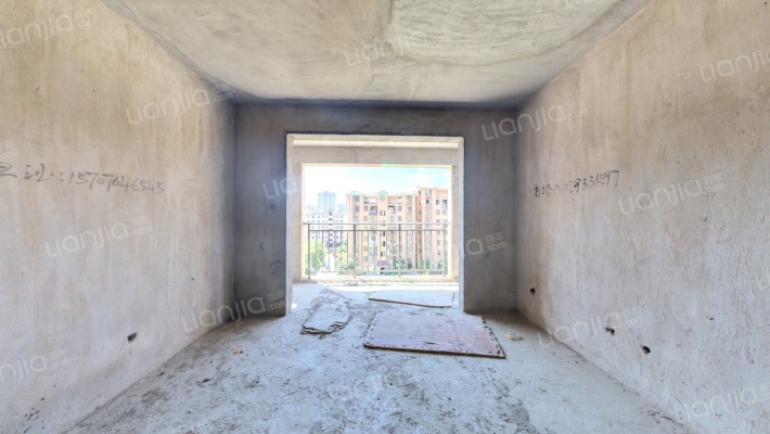 晶华美郡二手房实景图