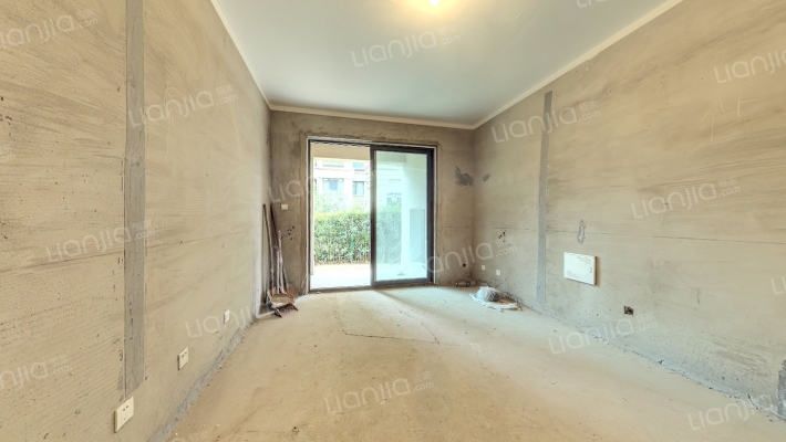 新田城湖光里二手房实景图