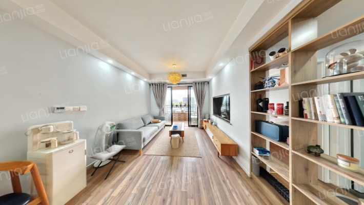 保利花半里百合园二手房实景图