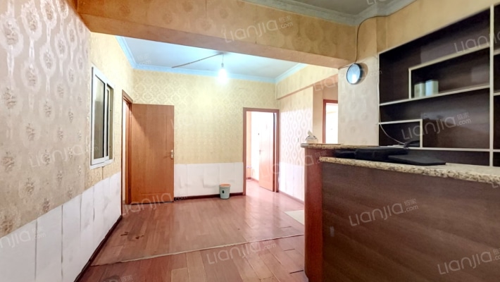 隆庆路241号二手房实景图