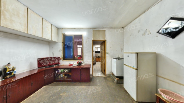 化油器厂宿舍二手房实景图