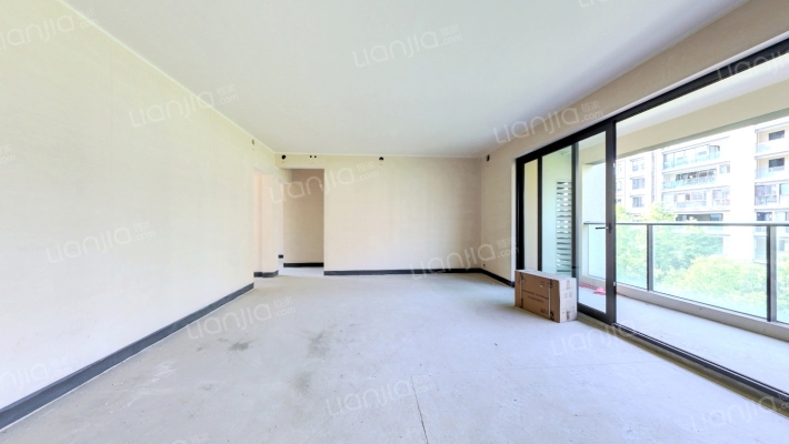 龙湖千山新屿铂曜二手房实景图