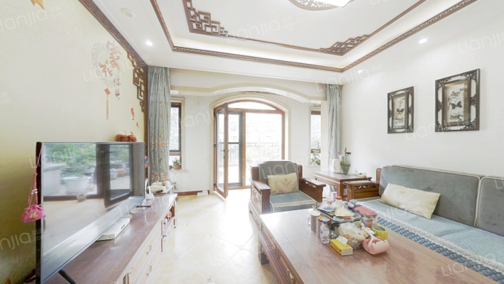 绿地海域中央墅A区二手房实景图