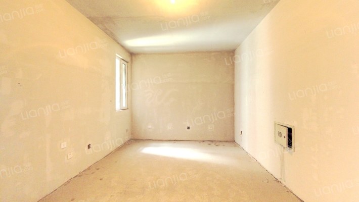 南向正规一居，这个价格别租房了-客厅