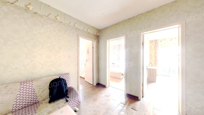 富海怡景花苑二手房实景图