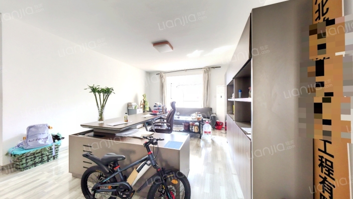 万悦城南北通透三居室带装修诚意出售-客厅