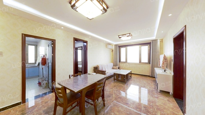 温莎假日二期高层公寓二手房实景图