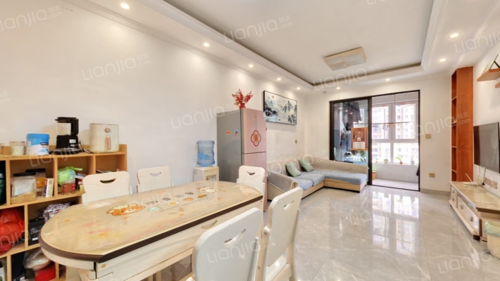 绿地国际博览城二期博睿二手房实景图