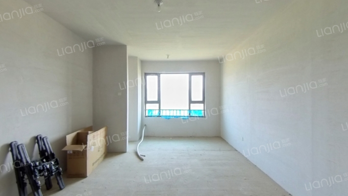 梦湖花镜孔雀城二手房实景图