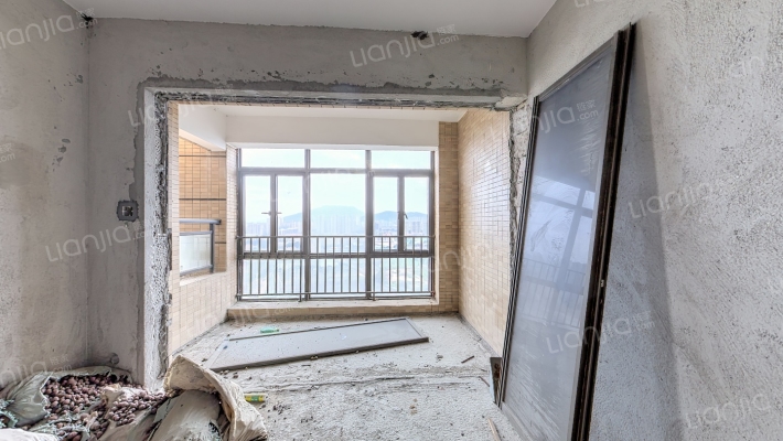 优越温泉郡二手房实景图