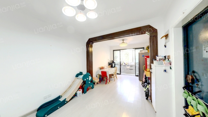 华太小区二手房实景图