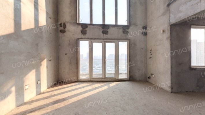 万华紫金花苑二手房实景图