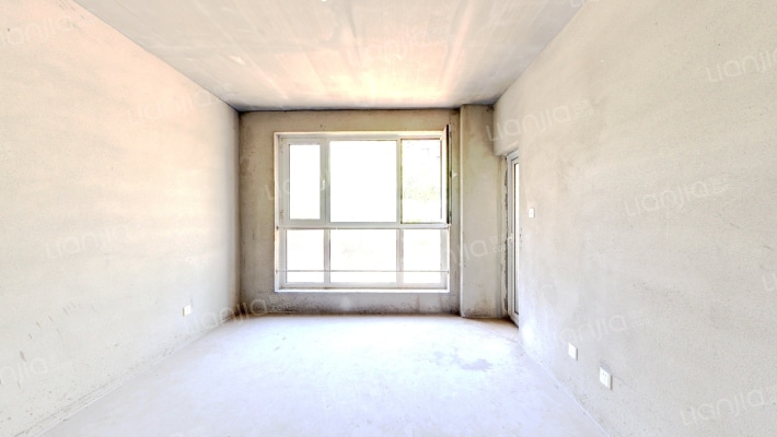 福佳机场前院二手房实景图