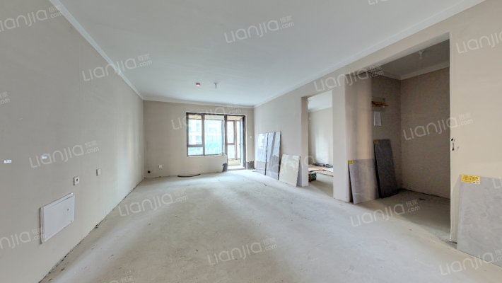 中梁龙玺台二手房实景图