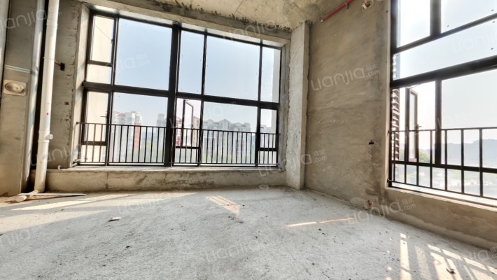 湖景12二手房实景图