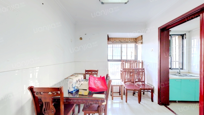 鸿泰苑五区二手房实景图