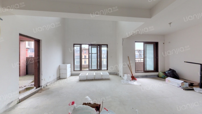 融创逸墅溪岸景园一区二手房实景图