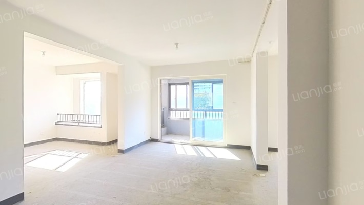 沁兰名邸二手房实景图