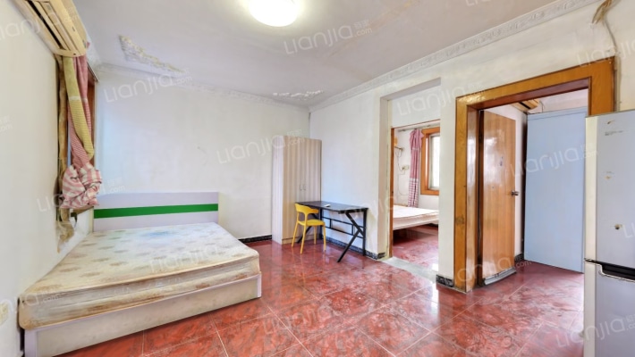 芳草东街64号二手房实景图