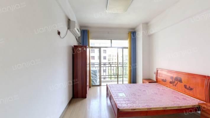 蓝钻华庭二手房实景图