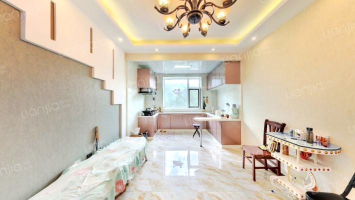 新地山湾C区二手房实景图