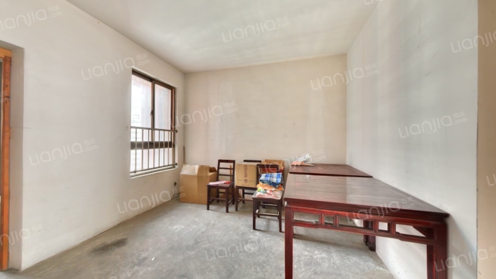 漕湖花园四区二手房实景图