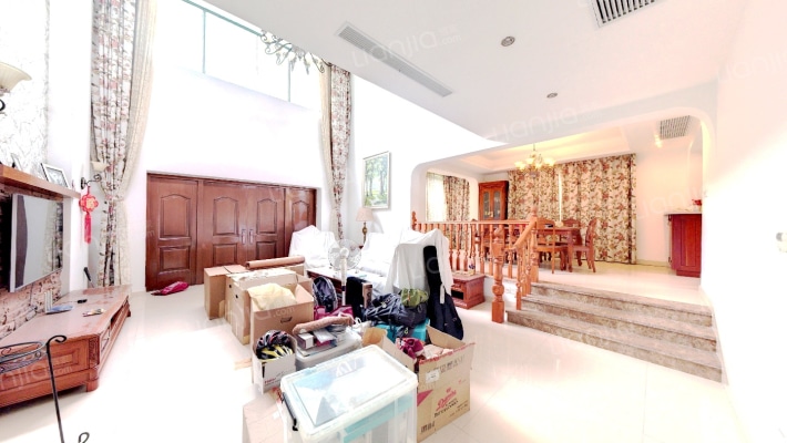 领岛别墅二手房实景图