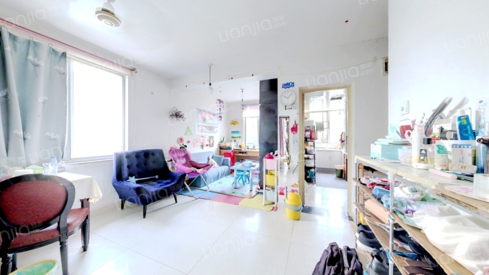 市政新颜小区二手房实景图