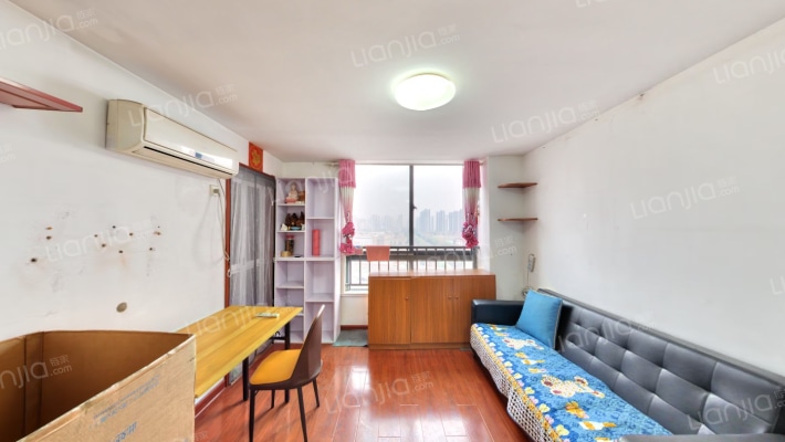 紫晶龙华广场二手房实景图