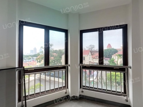 整租·青岛莱阳路8号 4室2厅 南/北