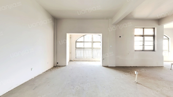 兴港蝶湖湾二手房实景图