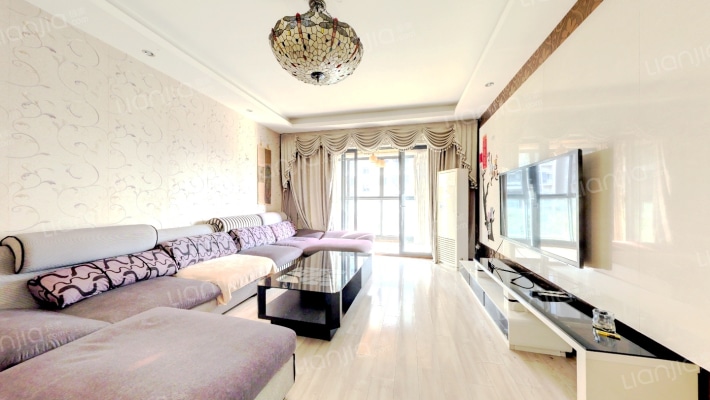 保利公园198玫瑰郡二手房实景图