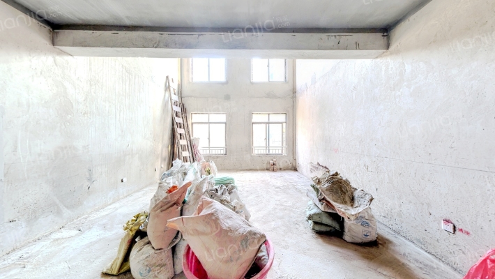 海茵国际花城别墅区二手房实景图