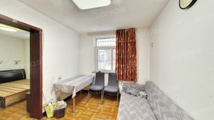 东阁小区南区二手房实景图