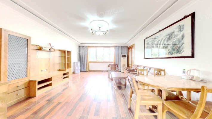 假日花苑二手房实景图