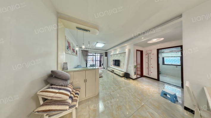 地华梅溪湖畔二手房实景图