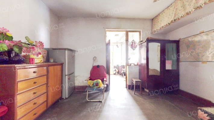 锦江油泵厂生活区二手房实景图