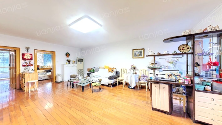 武警公寓二手房实景图