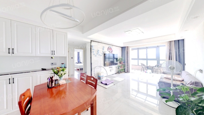 亚隆它山郡二期二手房实景图