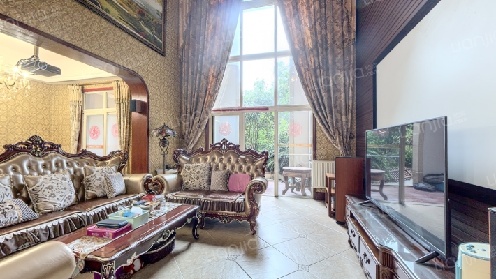 龙湖江与城海茨堡二手房实景图