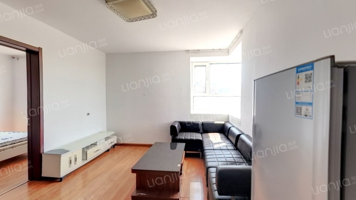 林里嘉苑小区二手房实景图