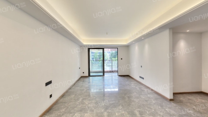 卓越樾山府二手房实景图